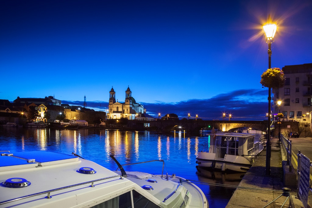 medium-Athlone_by_night-L.jpg