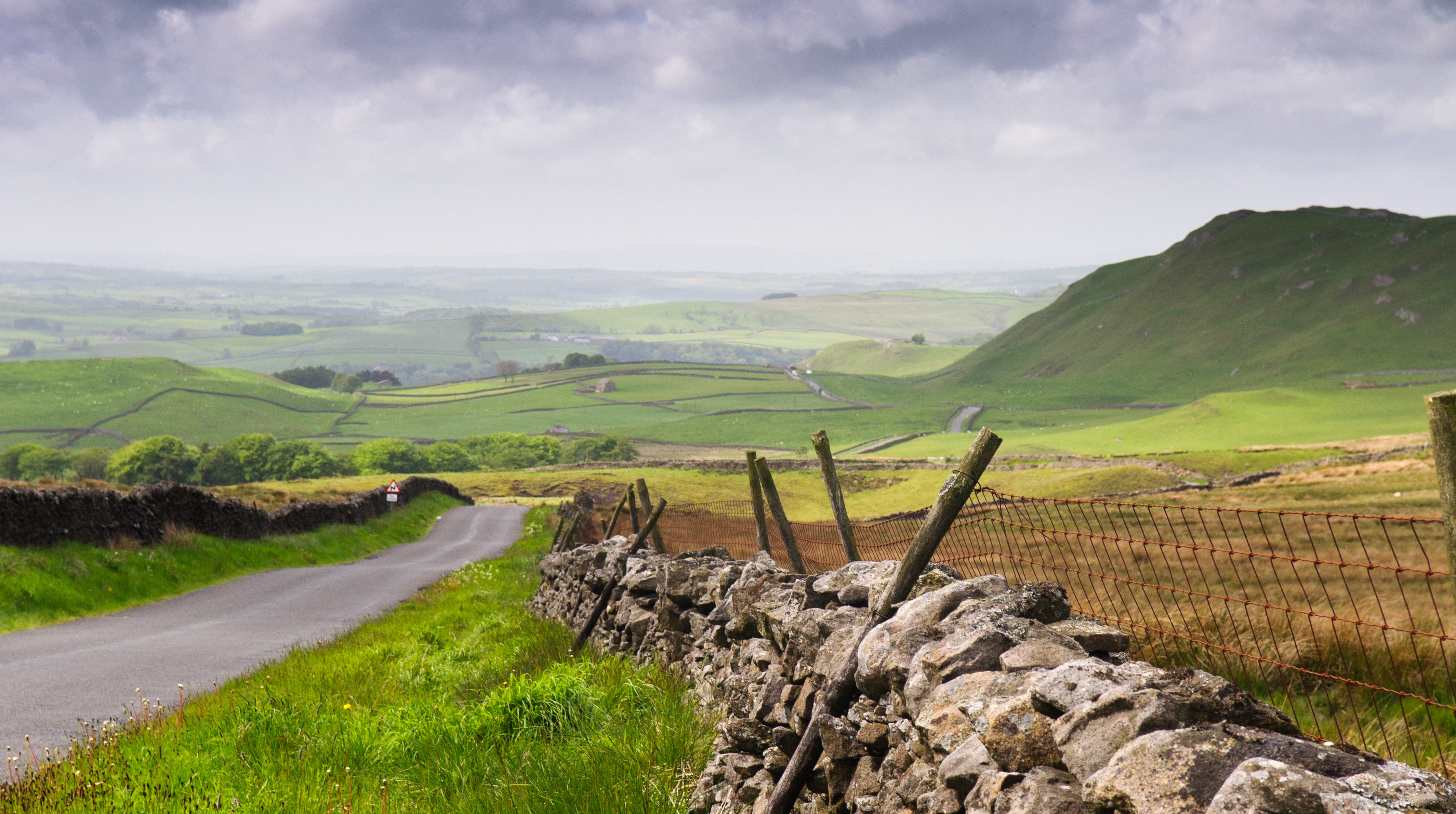 iStock-609806350_yorkshire.jpg Yorkshire country road