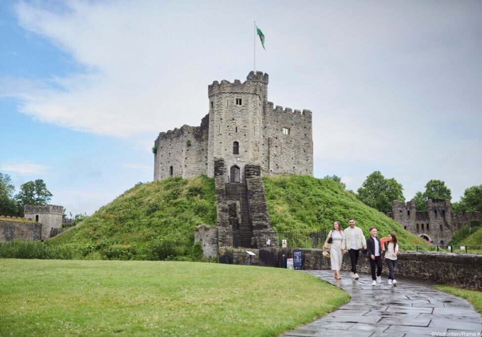 Family walking in front of Cardiff Castle