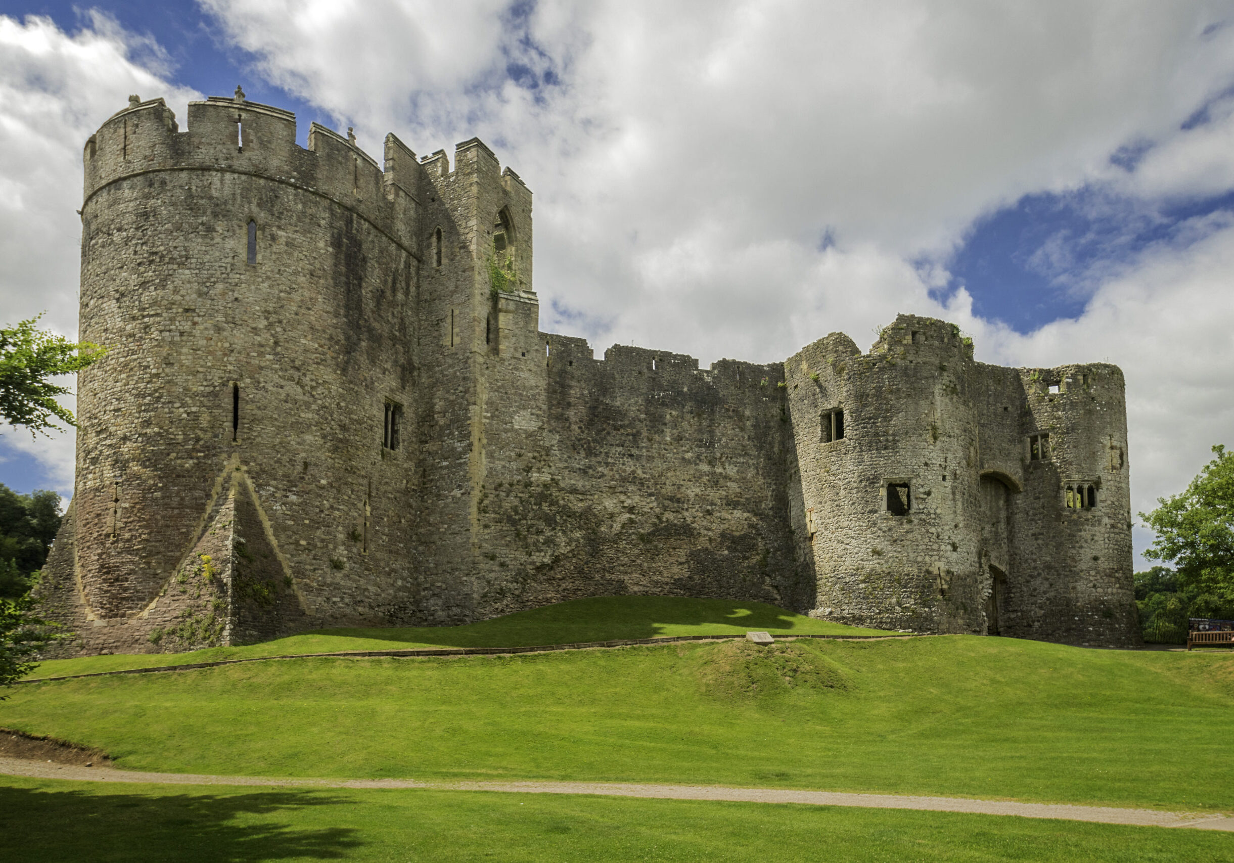 The Gatehouse and Marten's Tower
Chepstow Castle 
Cadw Sites
SAMN: MM003
NGR: ST533940
Monmouthshire
South
Castles
Medieval
Defence
Historic Sites
Marketing
Reference